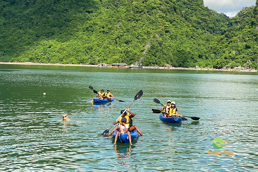 900x600-8-Kayak-in-Lan-Ha-Bay-Vietnam