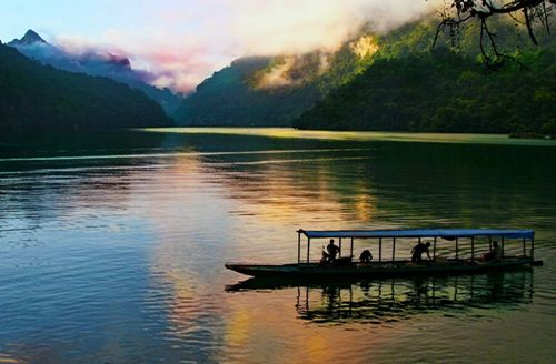 Hanoi - Ba Bể Lake (L ; D)