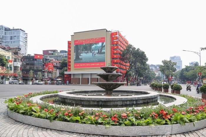 Dong Kinh - Nghia Thuc square, between pedestrian streets and local life