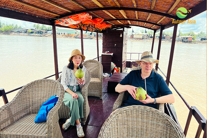 Sampan Cruise in Mekong