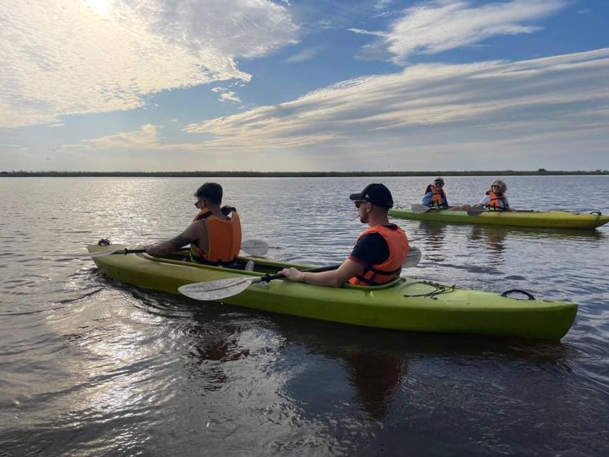 3-Kayaking-Mechrey-Floating-Village-Siem-Reap