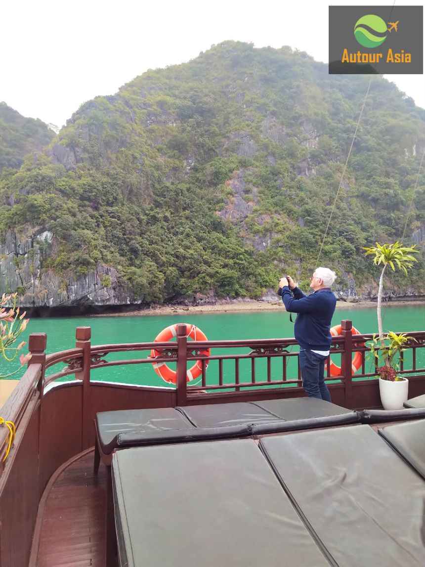 900-1200-5-LanHa_Halong-Bay-Cruise-Vietnam