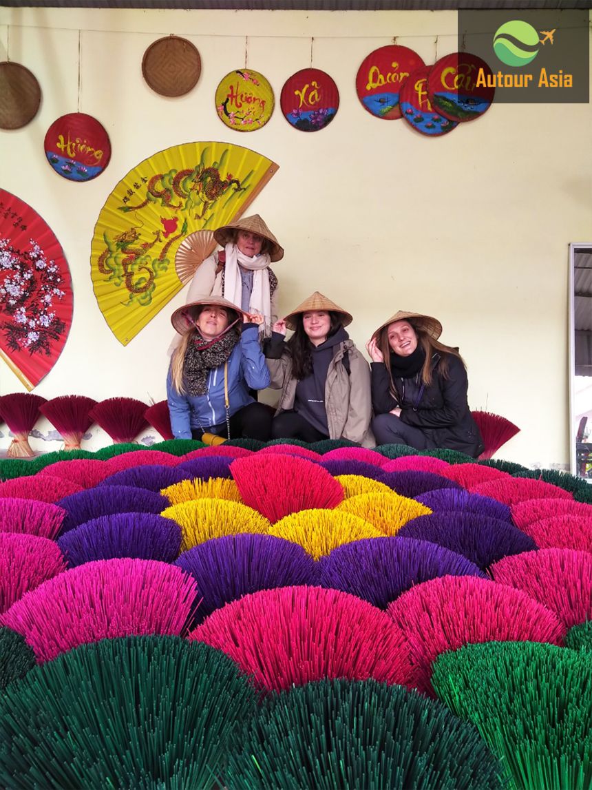 6-1200-Quang-Phu-Cau-incense-village-Hanoi