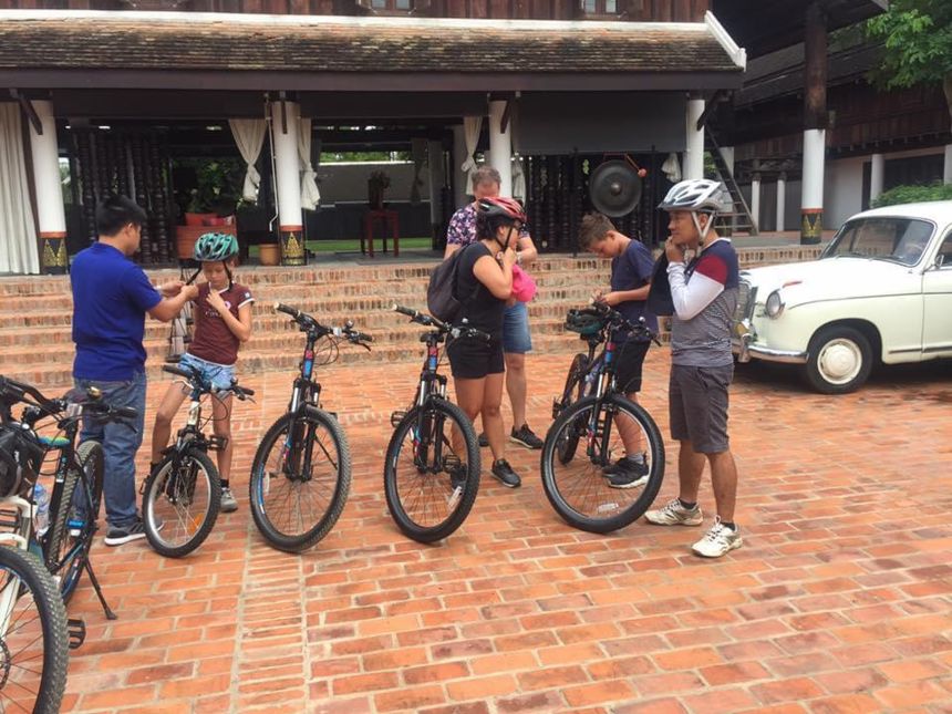 2-luangprabang-laos-cycling