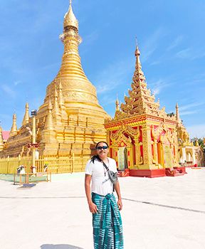 Authentic Pagoda Tour in Myanmar