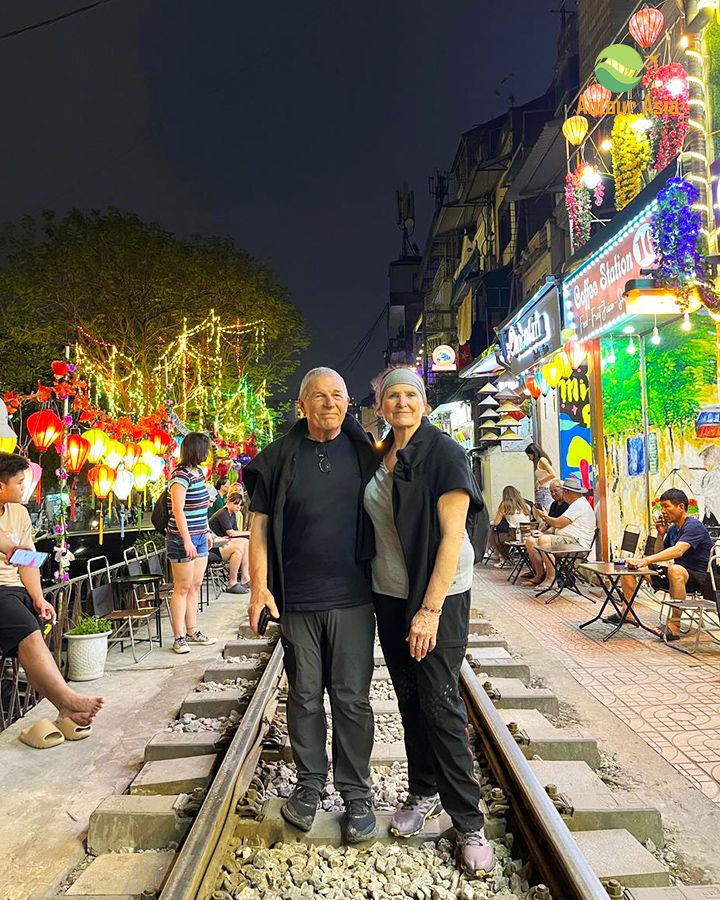 900x600-5-Rue-de-Train-a-Hanoi