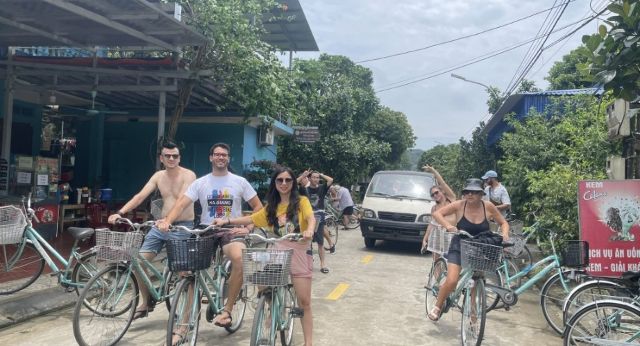 Take an excursion in Viet Hai village