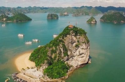 Hanoi - Halong Bay - Sung Sot Cave - Titop Island (L, D)