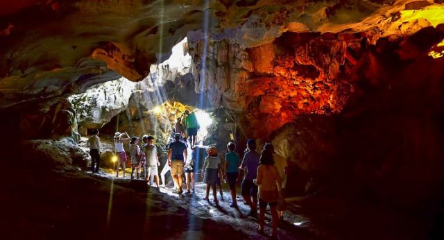 Explore Sung Sot cave