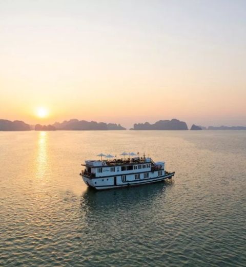 Bhaya Legend Private Cruise Boat In Halong Bay