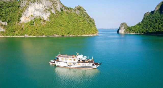 Experience adventure journey with Bhaya Legend private cruise