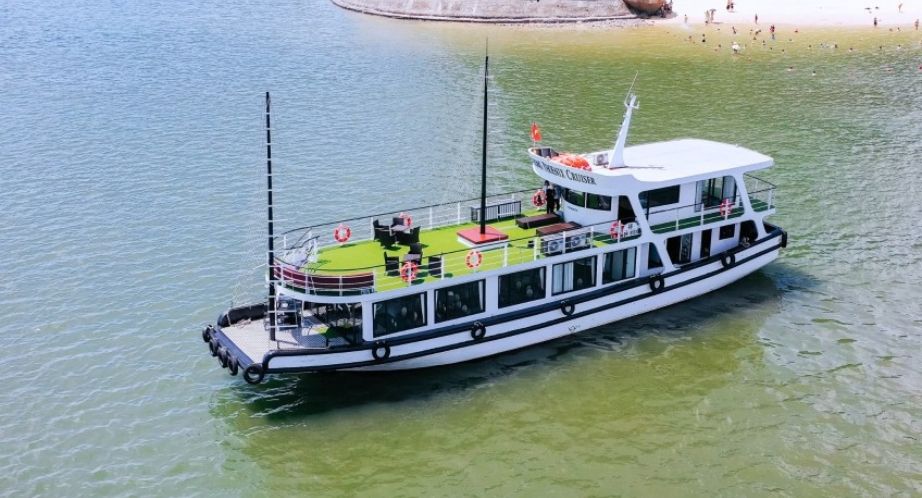 Phoenix Day cruise in Halong Bay