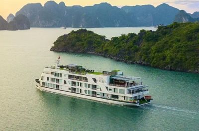Hanoi - Tuan Chau - Halong Bay - Lan Ha Bay (-L,D)