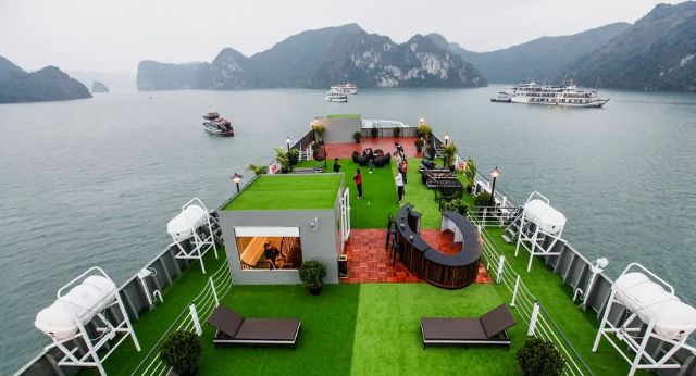 Airy scenery on sundeck
