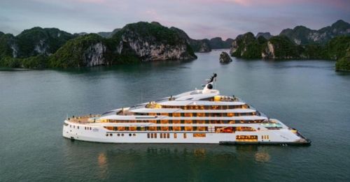 Hanoi - Halong Bay - Sung Sot Cave (Lunch - Dinner)