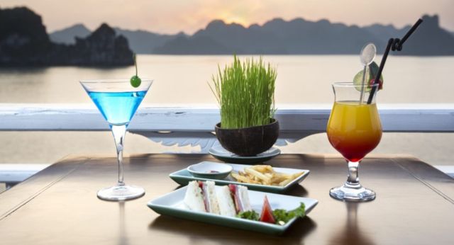 Enjoy cocktails with unforgettable moment