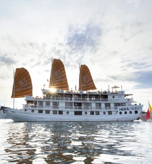 Hera Grand Luxury Cruise Boat In Halong Bay