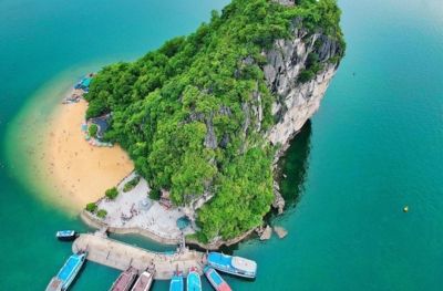 Hanoi - Bai Chay - Halong Bay (L,D)