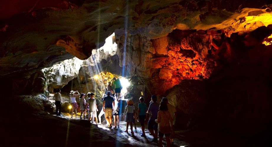 Halong Bay - Sung Sot Cave - Hanoi (B,L)