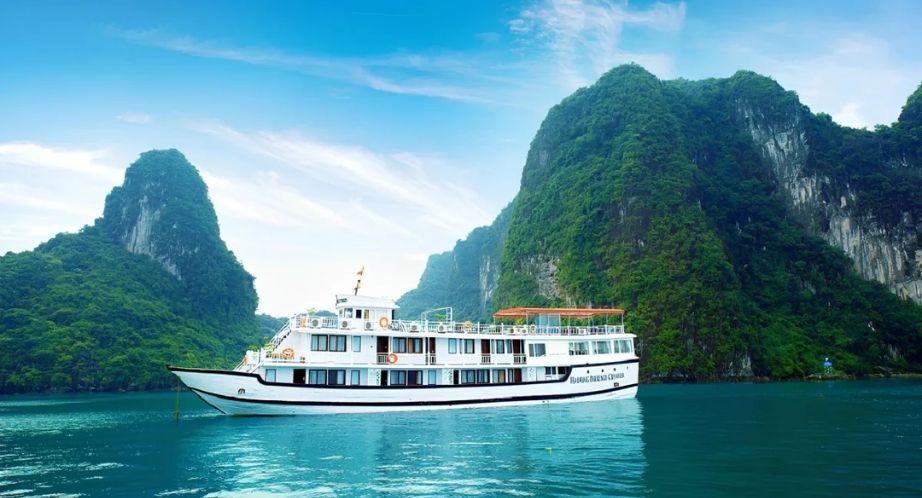 Phoenix Junk cruise 14 cabins in Halong bay