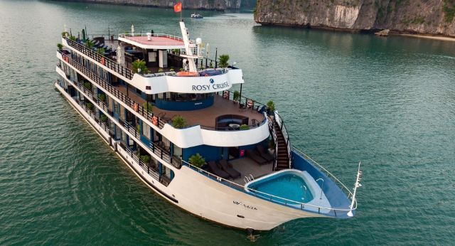 Rosy cruise Halong bay