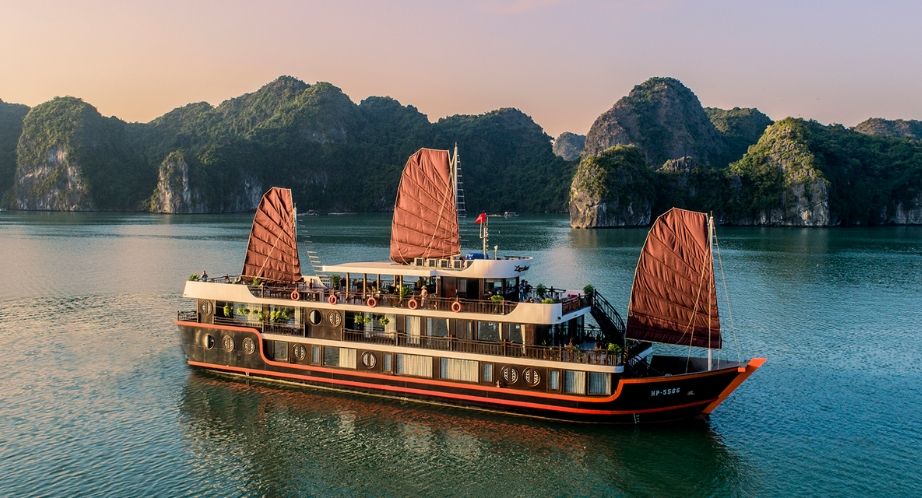 Cozy Boutique cruise in Lan Ha bay