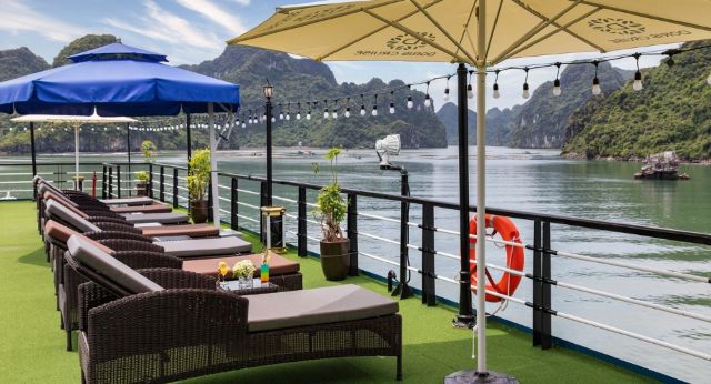 Spacious sundeck with Lan Ha Bay view