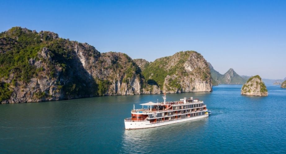 Heritage Cruise Boat Binh Chuan Ha Long Bay