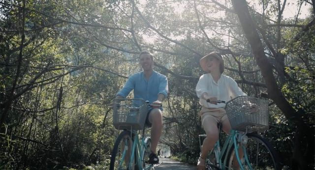 Cycling in VIet Hai village