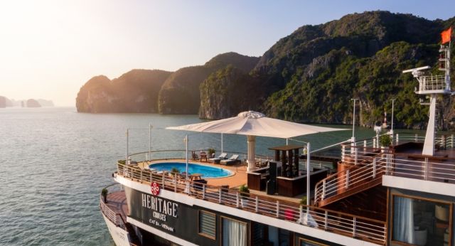 Admire beauty of Lan Ha Bay on boat