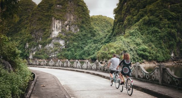 Cycling in Viet Hai village
