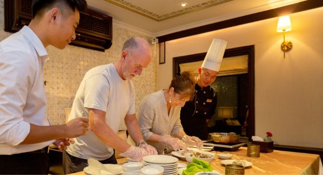 Cooking class onboat