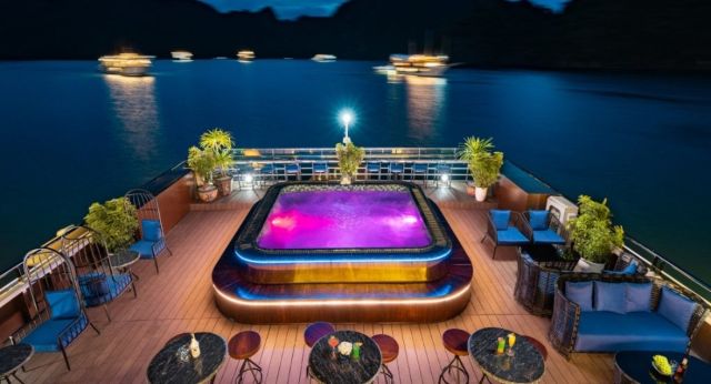 Outdoor pool welcomes tourists with many interesting activities