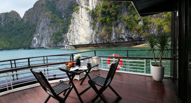 Immerse in the best experience in Bai Tu Long bay