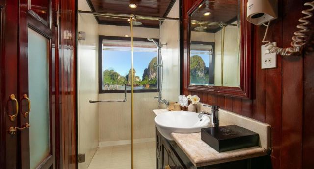 Bathroom equipped with modern amenities