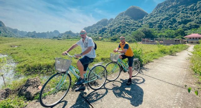 cycling-around-viet-hai-village