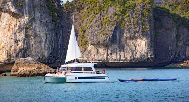 discover-around-by-catamaran
