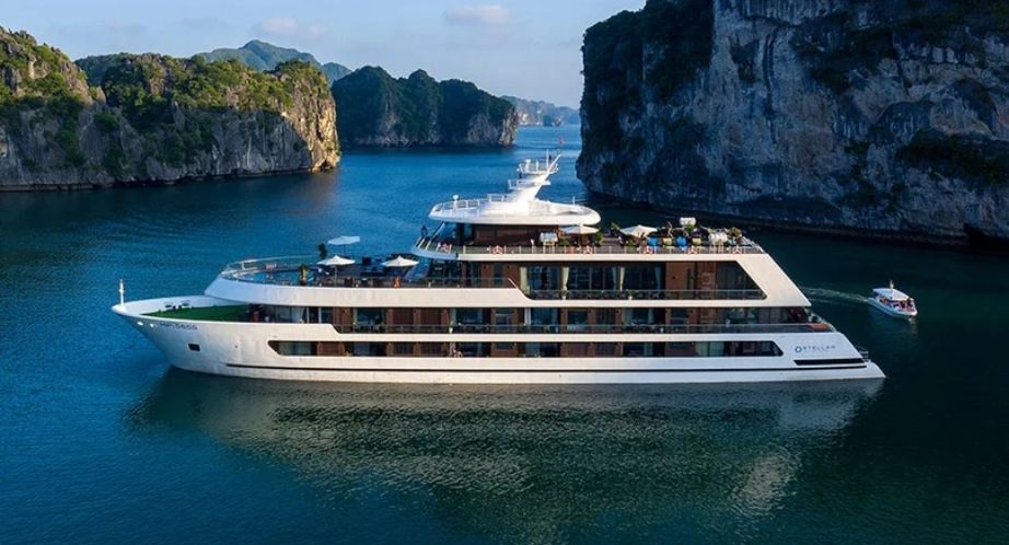 Stellar of the Seas cruise Halong Bay