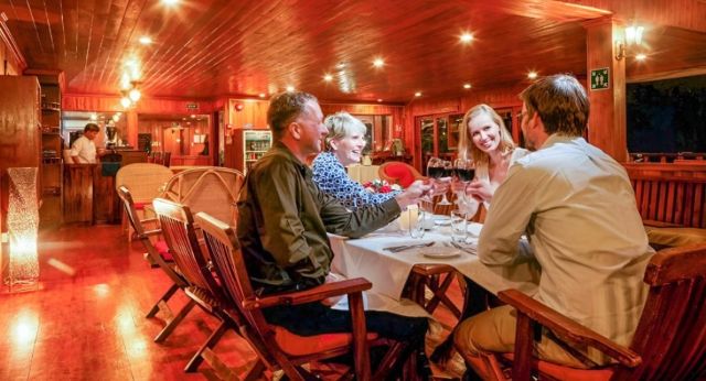 Have delicious meals in restaurant