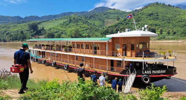 Excursion along Mekong river