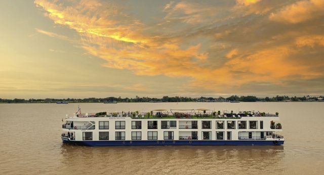 Mekong Discovery in sunset