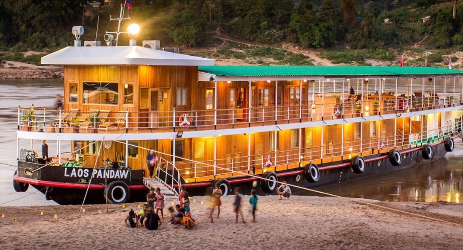 Ban Ton - Sandbank BBQ (B,L,D)