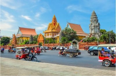 Phnom Penh – Oudong – Kampong Tralach (-,L,D)