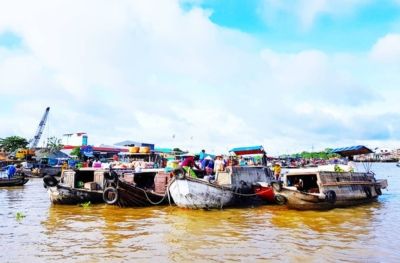 Kampong Chhnang – Kampong Tralach - Koh Chen (Chinese Island) (B,L,D)