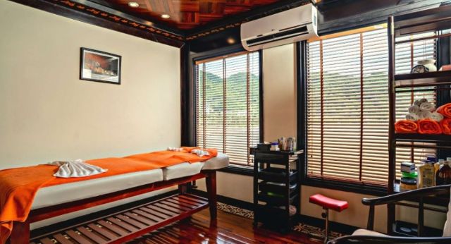 Relax in spa room