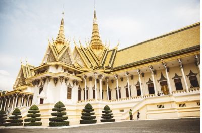 Explore Phnom Penh (B,L,D)