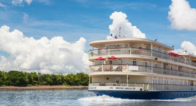Scenic cruise boat