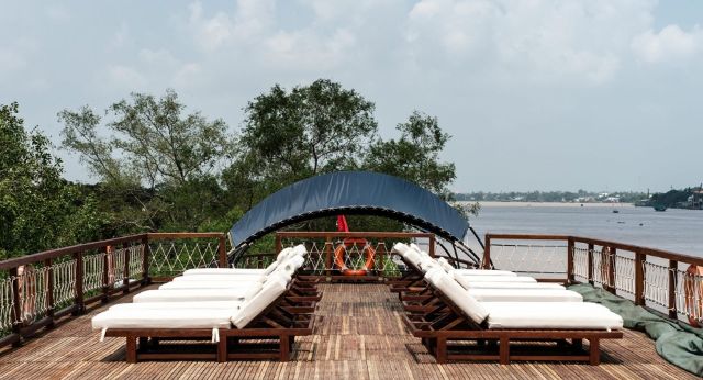 Admire panoramic view of Mekong River
