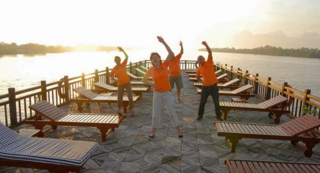 Refresh with morning exercise on sundecl