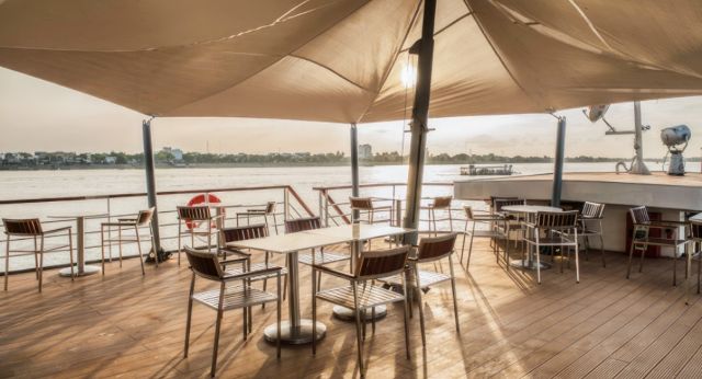 Enjoy scenery of Mekong river
